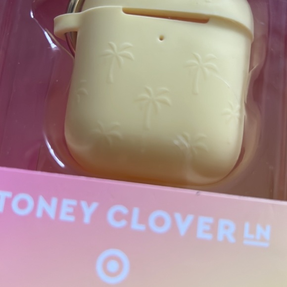 STONEY CLOVER LANE airpod case 💛🌴 stoney clover lane x target NWT - Picture 4 of 5